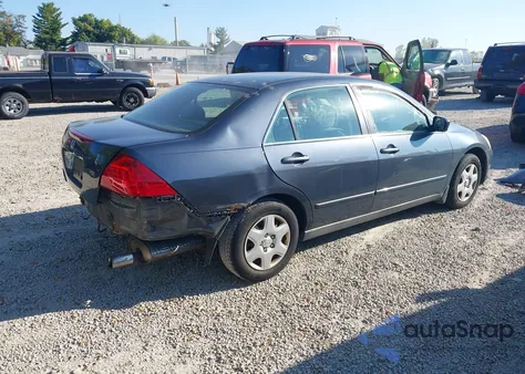 2007 Honda Accord 2.4 Lx z USA, uszkodzony, nr VIN 1HGCM56477A209704